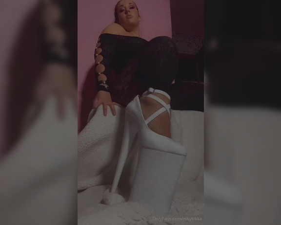 Nikykikka aka nikykikka Foot Fetish - 02-11-2024 OnlyFans Video - Perfect Catsuit for every day