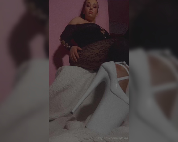 Nikykikka aka nikykikka Foot Fetish - 02-11-2024 OnlyFans Video - Perfect Catsuit for every day