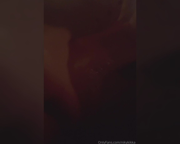 Nikykikka aka nikykikka Foot Fetish - 11-13-2023 OnlyFans Video - Oil