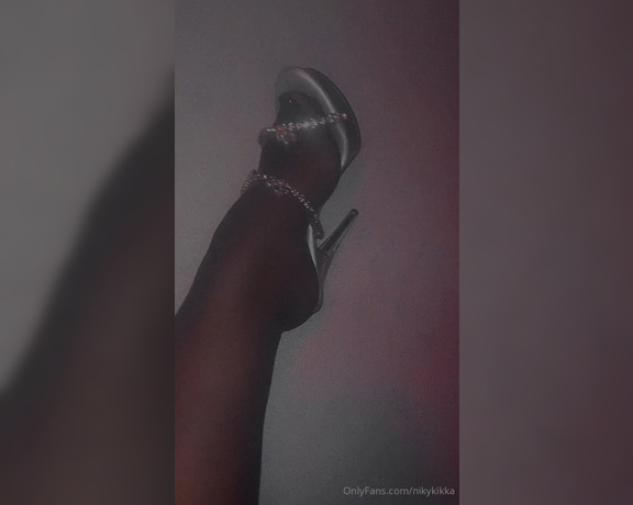 Nikykikka aka nikykikka Foot Fetish - 01-30-2024 OnlyFans Video - Ops it s broke