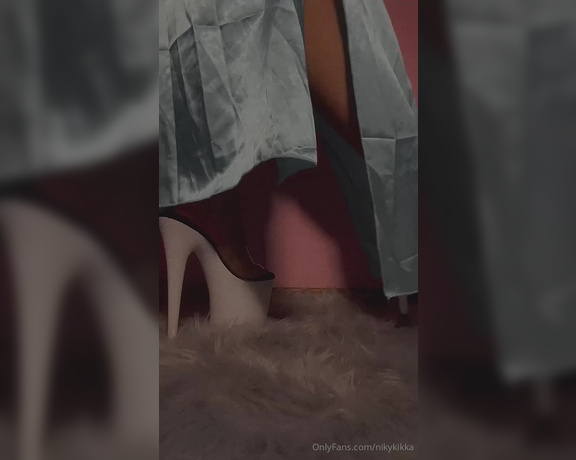 Nikykikka aka nikykikka Foot Fetish - 04-13-2024 OnlyFans Video - Little magic