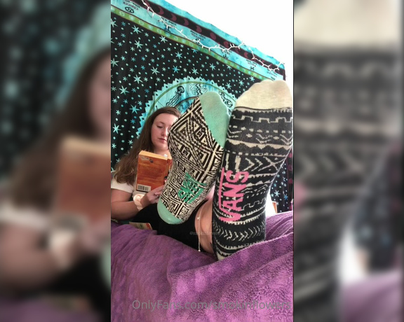 Goddess Flower aka smokinflowers Foot Fetish - 07-25-2023 OnlyFans Video - POV youre trying not to get caught staring at the Giantesss beautifully socked feet but you