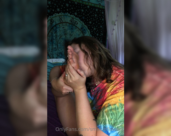 Goddess Flower aka smokinflowers Foot Fetish - 08-20-2023 OnlyFans Video - Self_worship Sunday 4