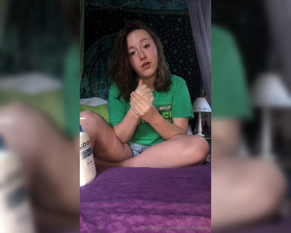 Goddess Flower aka smokinflowers Foot Fetish - 08-31-2023 OnlyFans Video - Ive been so generous giving you such hot content to goon and stroke to I bet