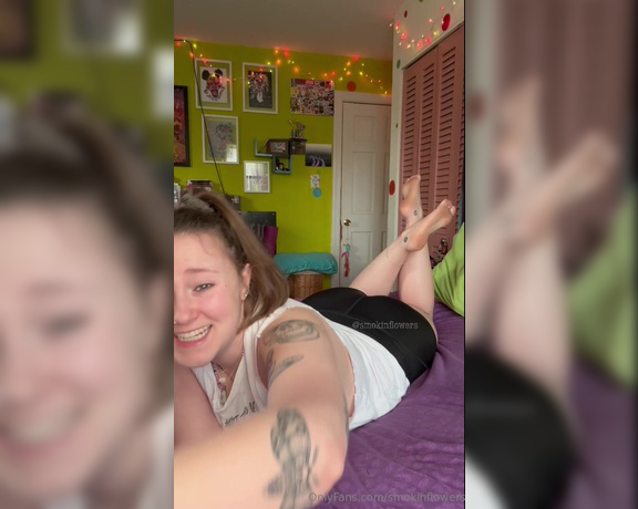 Goddess Flower aka smokinflowers Foot Fetish - 02-13-2024 OnlyFans Video - Oh My god youre a fucking freak of nature Why would anyone want to fuck someone