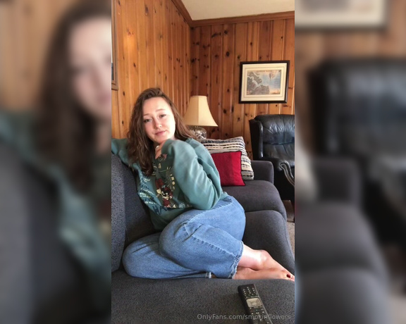 Goddess Flower aka smokinflowers Foot Fetish - 12-22-2023 OnlyFans Video - POV your roomie overheard you on the phone talking about your stressful day so she asked