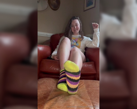 Goddess Flower aka smokinflowers Foot Fetish - 01-19-2024 OnlyFans Video - youre familiar with Rock, Paper, Scissors, right Good Here are My rules If you win overall,