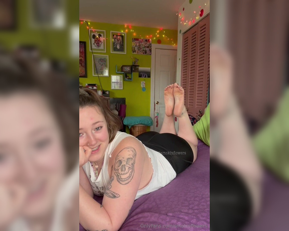 Goddess Flower aka smokinflowers Foot Fetish - 02-16-2024 OnlyFans Video - Gentle edging JOI with countdown 13 mins