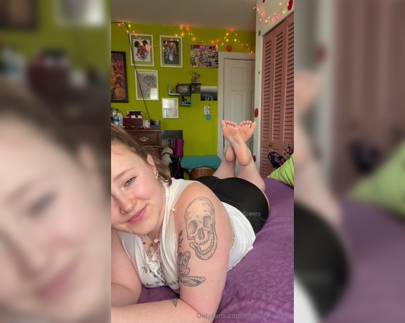 Goddess Flower aka smokinflowers Foot Fetish - 02-16-2024 OnlyFans Video - Gentle edging JOI with countdown 13 mins