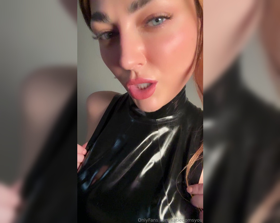 Katie Jane aka katiedomsyou Femdom - 07-31-2024 OnlyFans Video - DRINK UP SLAVE