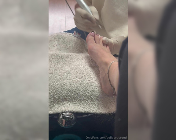 BellaYourgod aka bellasyourgod - 09-24-2024 OnlyFans Video - New pedi, what do you think_ohlz