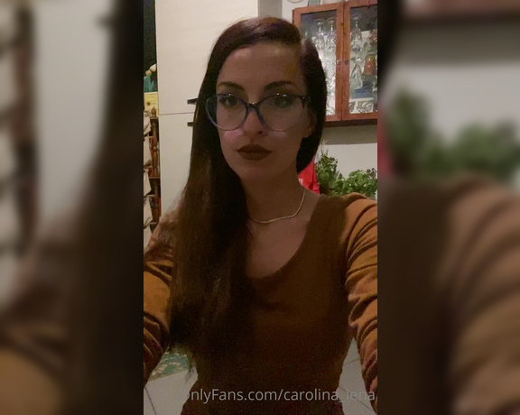 Carolina iena aka carolina_iena - 10-10-2022 OnlyFans Video - Need to cook something  but