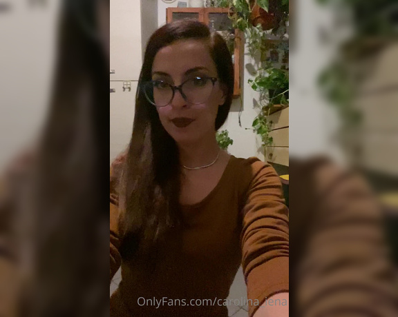 Carolina iena aka carolina_iena - 10-10-2022 OnlyFans Video - Need to cook something  but