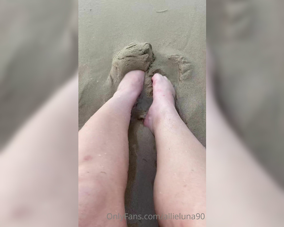 Allie Luna aka theallieluna - 06-11-2021 OnlyFans Video - For my feet lovers