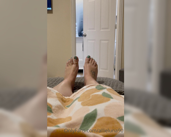 Allie Luna aka theallieluna - 09-03-2021 OnlyFans Video - FEET  Funsad fact about me I have completely flat feet