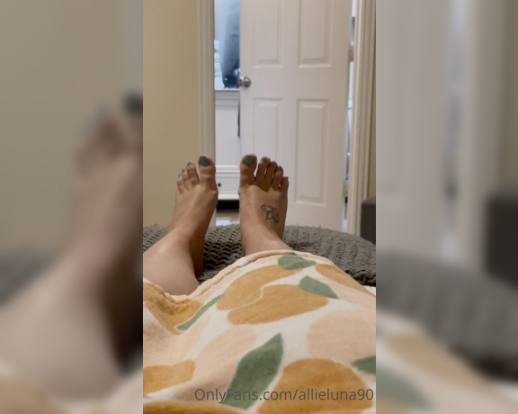 Allie Luna aka theallieluna - 09-03-2021 OnlyFans Video - FEET  Funsad fact about me I have completely flat feet