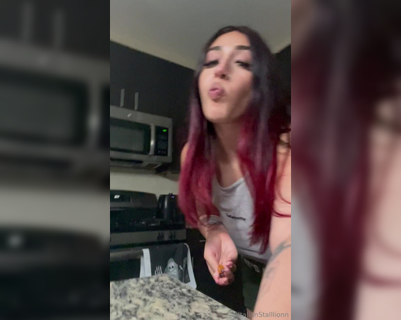 Bigb00tygodess aka italianstalllionn - 10-31-2024 OnlyFans Video - only think you should be eating for breakfast is sweat from the bottom of my feet