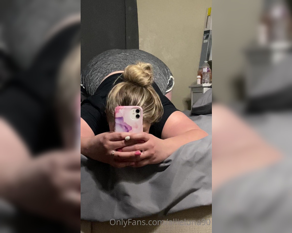 Allie Luna aka theallieluna - 03-12-2021 OnlyFans Video - Just laying here