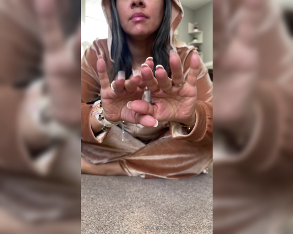 DeeDeeRican_Feet aka deedeericanfeet - 02-29-2024 OnlyFans Video - As requested Toe and Finger cracking