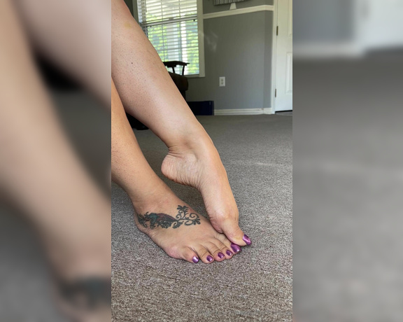 DeeDeeRican_Feet aka deedeericanfeet - 05-09-2024 OnlyFans Video - As requested Side arches