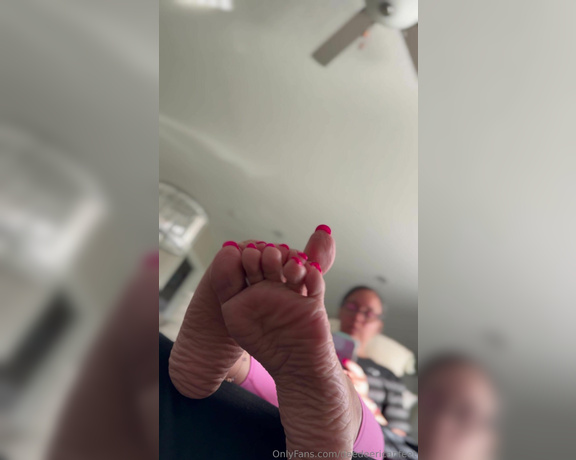 DeeDeeRican_Feet aka deedeericanfeet - 04-20-2024 OnlyFans Video - Just a I did wit the iPhone 15 pro max which hopefully god willing  I