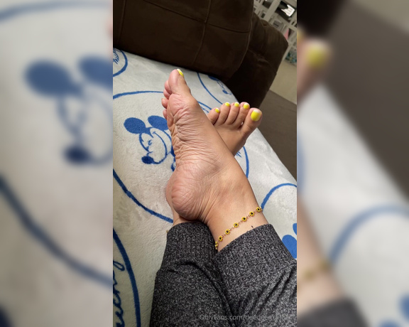 DeeDeeRican_Feet aka deedeericanfeet - 08-03-2024 OnlyFans Video - Let me kno below if u like these kind of clips  from ur responses Ill