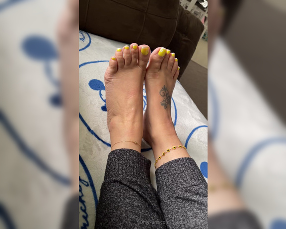 DeeDeeRican_Feet aka deedeericanfeet - 08-03-2024 OnlyFans Video - Let me kno below if u like these kind of clips  from ur responses Ill