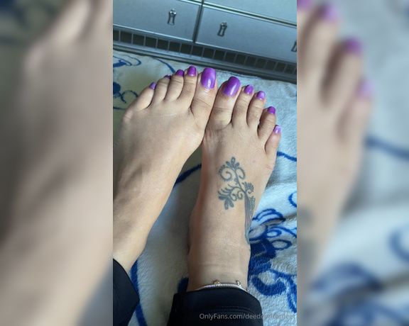 DeeDeeRican_Feet aka deedeericanfeet - 10-23-2024 OnlyFans Video - New pedi mani  Pls take a closer look at this gel polish  Its called