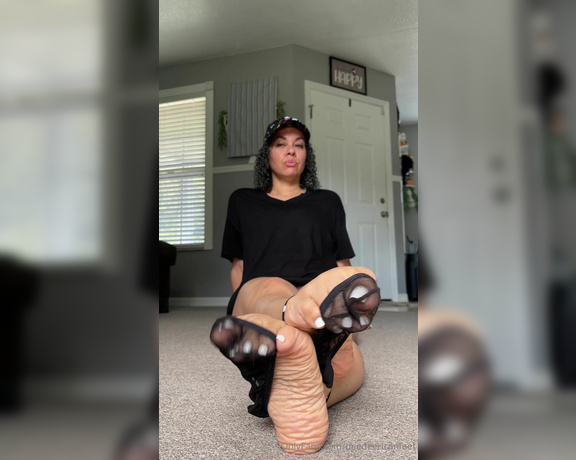 DeeDeeRican_Feet aka deedeericanfeet - 10-07-2024 OnlyFans Video - As requested In these totally cute nylon footsies