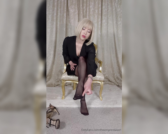 Empress Akari aka theempressakari - 03-29-2024 OnlyFans Video - You must earn the privilege of worshipping Me in person