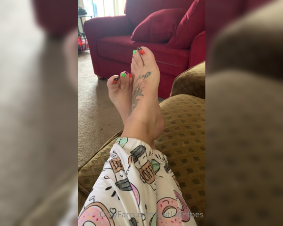 Swtlatintoes aka swtlatintoes - 10-30-2020 OnlyFans Video - Just a lil toe wiggle from Sunday , and one in slow mo