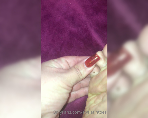 Swtlatintoes aka swtlatintoes - 11-21-2020 OnlyFans Video - Little dirty and stinky for you , now clean me up