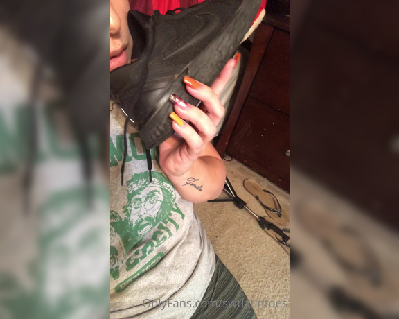 Swtlatintoes aka swtlatintoes - 11-17-2020 OnlyFans Video - The looked like they got a good sweat_sw3k