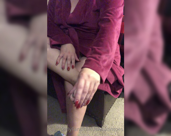 Swtlatintoes aka swtlatintoes - 11-21-2020 OnlyFans Video - Little dirty and stinky for you , now clean me up_dvnu