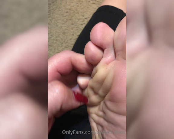 Swtlatintoes aka swtlatintoes - 12-12-2020 OnlyFans Video - A lil stinky sock removal from the other day_fhs0