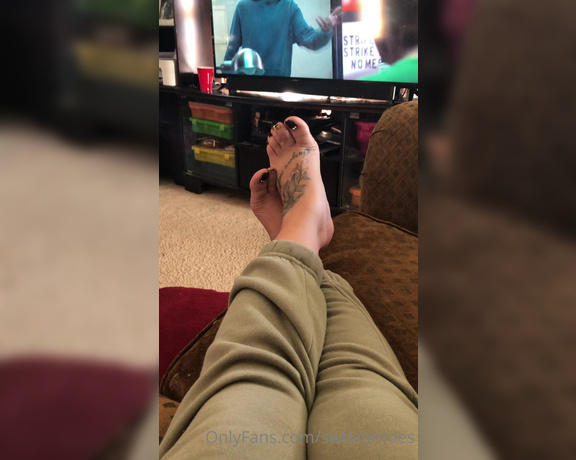 Swtlatintoes aka swtlatintoes - 12-30-2020 OnlyFans Video - Just a morning stretch