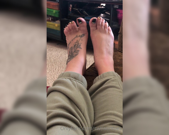 Swtlatintoes aka swtlatintoes - 12-30-2020 OnlyFans Video - Just a morning stretch