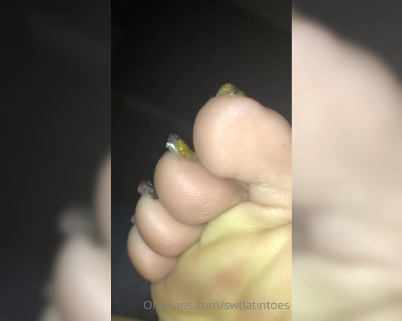 Swtlatintoes aka swtlatintoes - 01-03-2021 OnlyFans Video - Just a lil Sunday morning feet tease