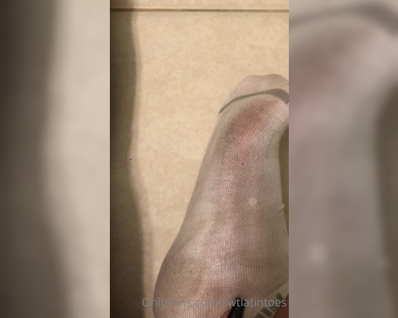 Swtlatintoes aka swtlatintoes - 01-09-2021 OnlyFans Video - Day 3 in these and let me just say they smell pretty damn bad , who