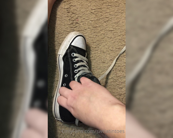 Swtlatintoes aka swtlatintoes - 01-14-2021 OnlyFans Video - Another stinky foot day