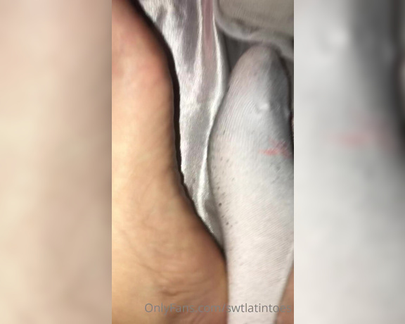 Swtlatintoes aka swtlatintoes - 02-27-2021 OnlyFans Video - My poor lil stinky feet have def been a lil neglected , getting a lil too