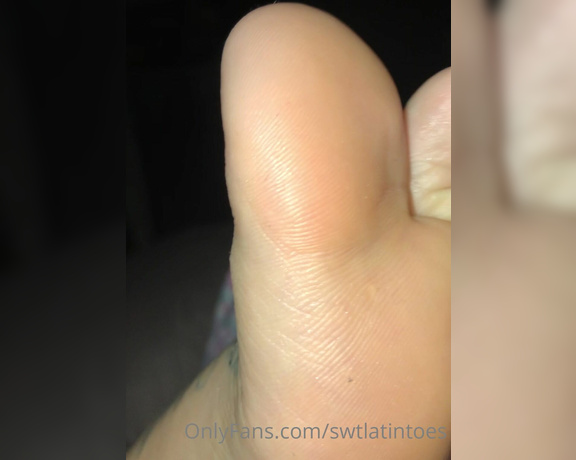 Swtlatintoes aka swtlatintoes - 04-03-2021 OnlyFans Video - Oh my feet where nice and toasty , love how they glisten with the light