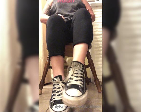 Swtlatintoes aka swtlatintoes - 04-10-2021 OnlyFans Video - Two part shoe removal , cuz my phone was dying lol