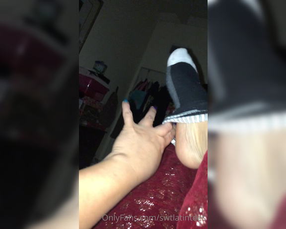 Swtlatintoes aka swtlatintoes - 04-22-2021 OnlyFans Video - Always a good foot day when I wear my fuck off socks , and even better