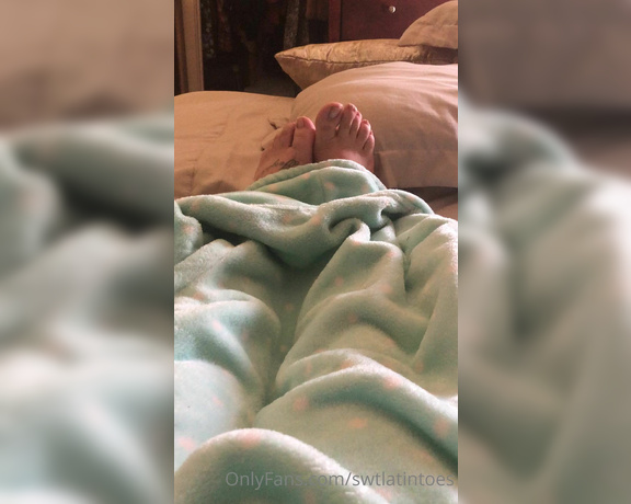 Swtlatintoes aka swtlatintoes - 05-01-2021 OnlyFans Video - I need a new color , can you come paint my Toesies while I watch tv