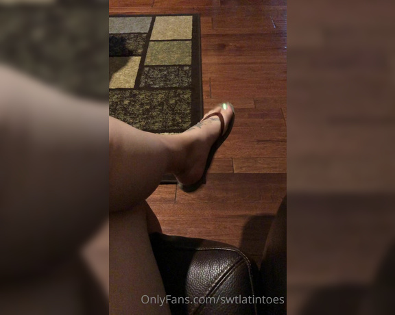 Swtlatintoes aka swtlatintoes - 05-17-2021 OnlyFans Video - Just a lil sandal tease