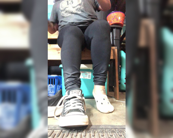 Swtlatintoes aka swtlatintoes - 07-16-2021 OnlyFans Video - Wore these avocado socks for two days , they where so sweaty and stinky_1us2