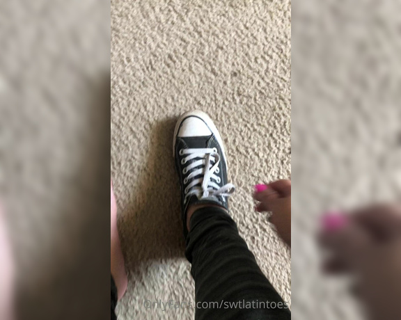 Swtlatintoes aka swtlatintoes - 08-18-2021 OnlyFans Video - I still get amazed when my feet get like this in shoes in just a few_dah4