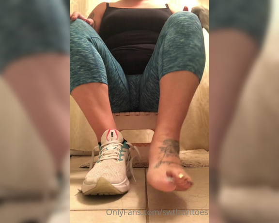 Swtlatintoes aka swtlatintoes - 11-10-2021 OnlyFans Video - They where so sweaty  Man I wish you where there with me , def could_f4t9