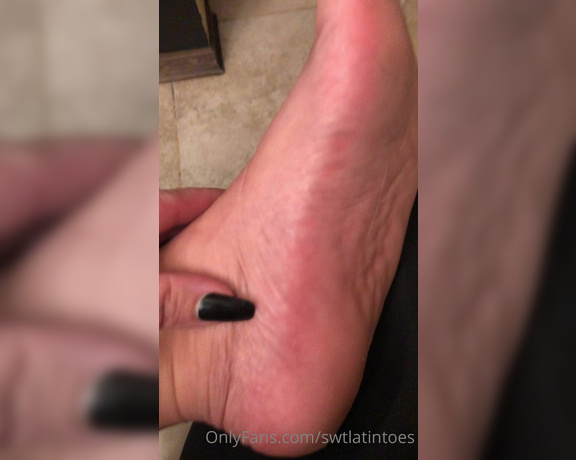 Swtlatintoes aka swtlatintoes - 10-29-2021 OnlyFans Video - Last night sock removal smelled sooooo good